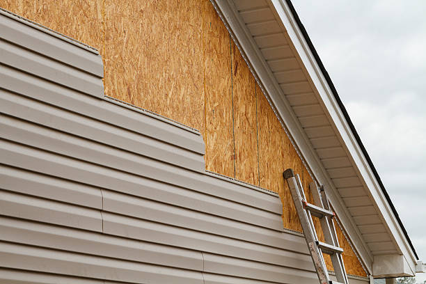 Professional Vinyl Siding technician working in Brookpark, OH